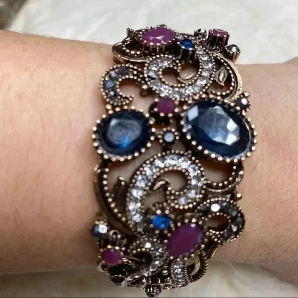 - Vintage multicolor women bracelet NEW